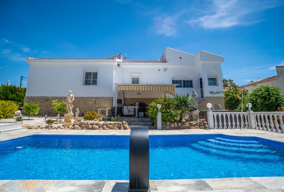 Resale - Villa - La Marina - Costa Blanca