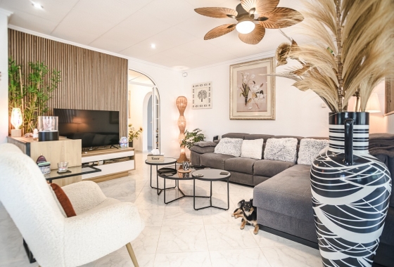 Resale - Villa - La Marina - Costa Blanca