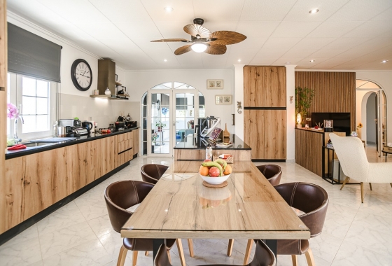 Resale - Villa - La Marina - Costa Blanca