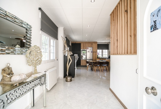 Resale - Villa - La Marina - Costa Blanca