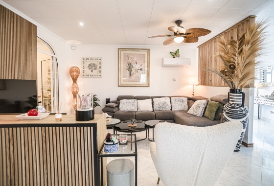 Resale - Villa - La Marina - Costa Blanca