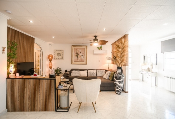 Resale - Villa - La Marina - Costa Blanca