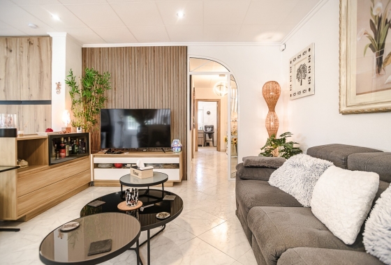 Resale - Villa - La Marina - Costa Blanca