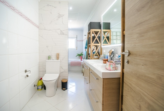 Resale - Villa - La Marina - Costa Blanca