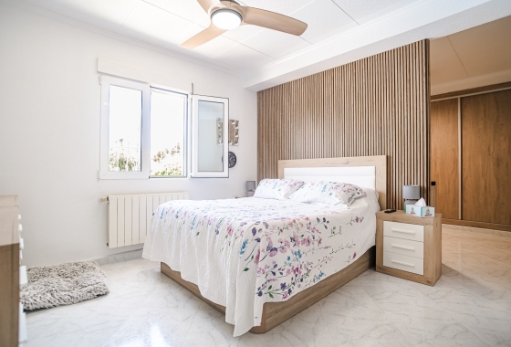 Resale - Villa - La Marina - Costa Blanca