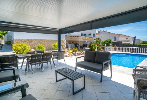 Resale - Villa - La Marina - Costa Blanca