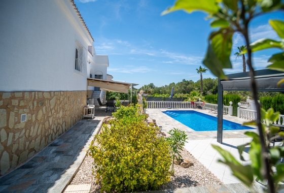 Resale - Villa - La Marina - Costa Blanca