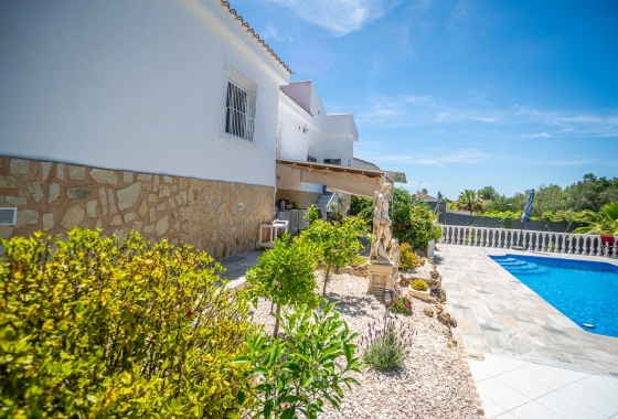 Resale - Villa - La Marina - Costa Blanca