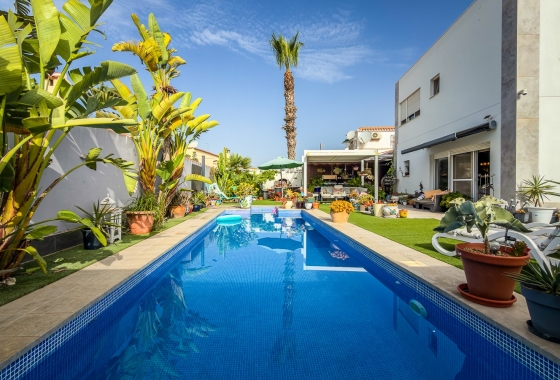 Resale - Villa - Torrevieja - Costa Blanca