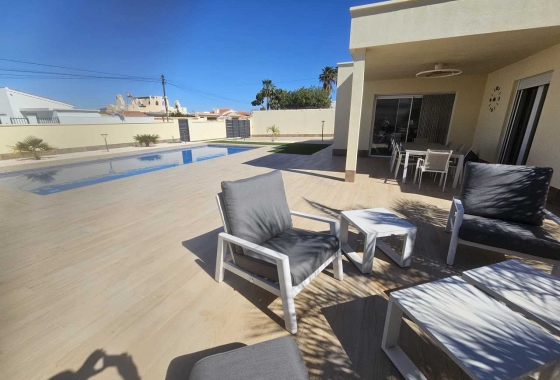 Resale - Villa - Torrevieja - Costa Blanca