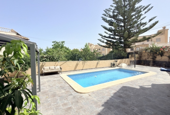 Wiederverkauf - Villa - Orihuela Costa - Costa Blanca