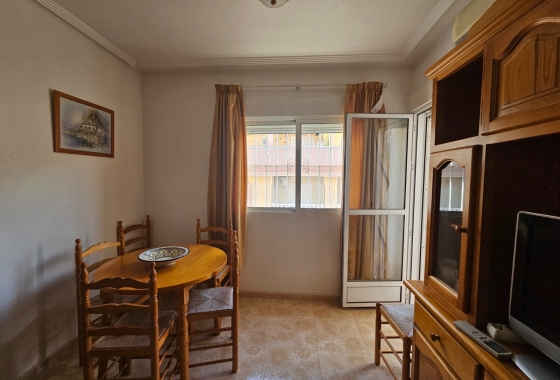Reventa - Apartamento / piso - Torrevieja - El Acequión - Los Náufragos