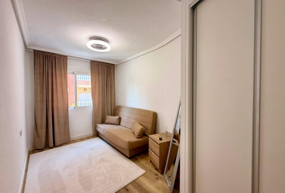 Reventa - Apartamento / piso - Torrevieja - Playa del Cura