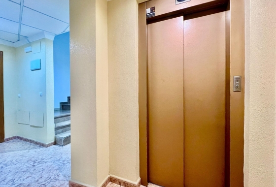 Reventa - Apartamento / piso - Torrevieja - Playa del Cura