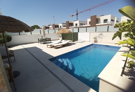 Herverkoop - Villa - Daya Nueva - Costa Blanca