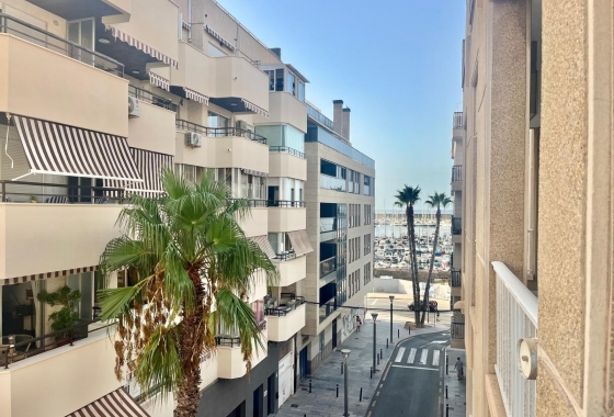 Återförsäljning - Lägenhet / lägenhet - Torrevieja