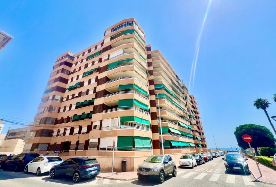 Resale - Apartment / flat - Torrevieja - La Mata