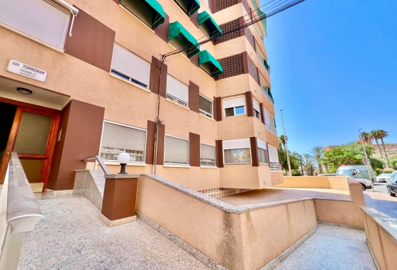 Resale - Apartment / flat - Torrevieja - La Mata