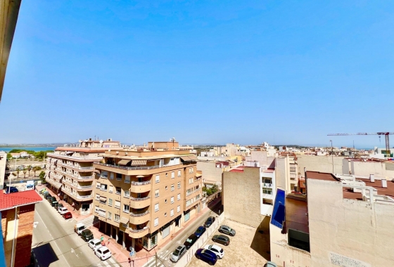 Resale - Apartment / flat - Torrevieja - La Mata