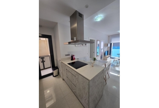 Resale - Apartment / flat - Torrevieja - Estacion De Autobuses