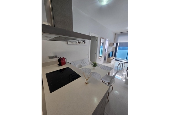 Resale - Apartment / flat - Torrevieja - Estacion De Autobuses