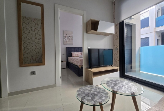Resale - Apartment / flat - Torrevieja - Estacion De Autobuses