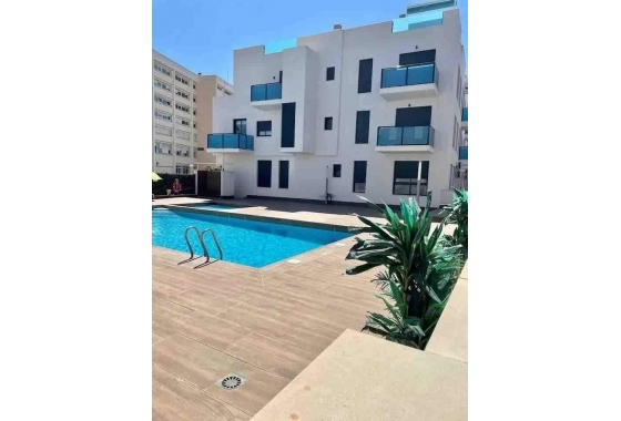 Resale - Apartment / flat - Torrevieja - Estacion De Autobuses