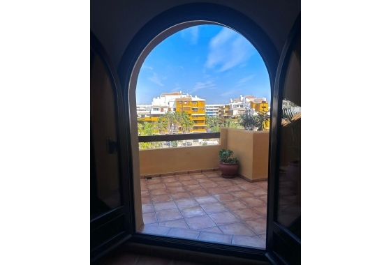 Resale - Apartment / flat - Torrevieja - Punta Prima