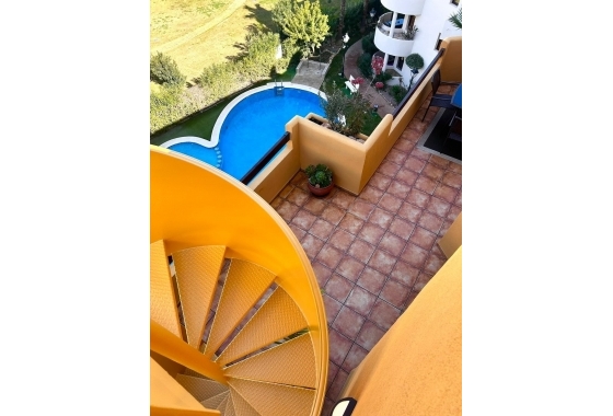 Resale - Apartment / flat - Torrevieja - Punta Prima