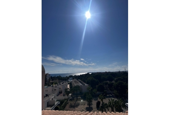 Resale - Apartment / flat - Torrevieja - Punta Prima