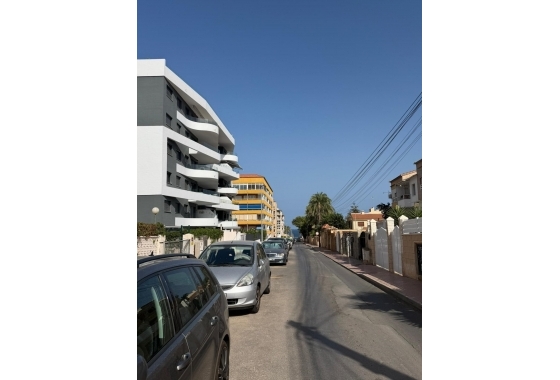 Resale - Apartment / flat - Torrevieja - Punta Prima
