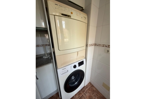 Resale - Apartment / flat - Torrevieja - Punta Prima