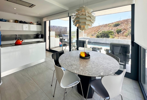 Resale - Villa - San Miguel de Salinas - Inland