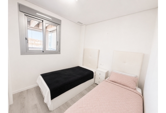 Resale - Apartment / flat - Orihuela Costa - Inland
