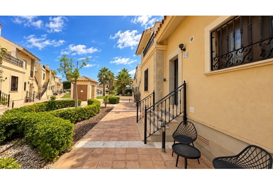 Resale - Townhouse - La Finca Golf - Inland