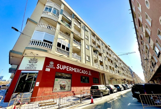 Resale - Apartment / flat - Torrevieja - Centro