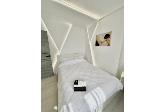 Resale - Apartment / flat - Torrevieja - Centro