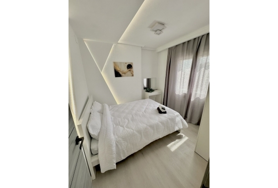 Resale - Apartment / flat - Torrevieja - Centro
