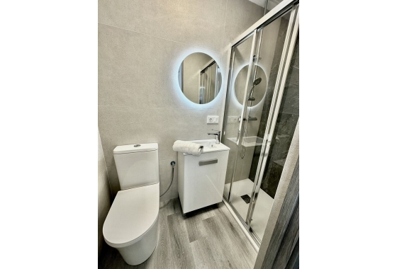 Resale - Apartment / flat - Torrevieja - Centro