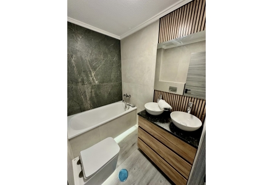 Resale - Apartment / flat - Torrevieja - Centro