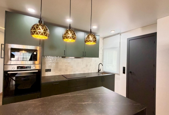 Resale - Apartment / flat - Torrevieja - Playa del Cura