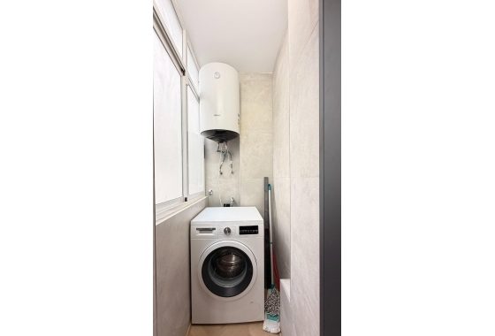 Resale - Apartment / flat - Torrevieja - Playa del Cura