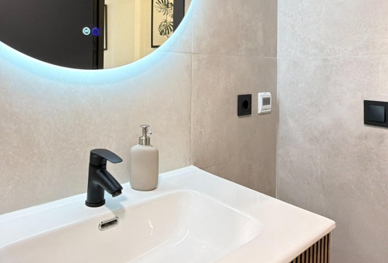 Resale - Apartment / flat - Torrevieja - Playa del Cura