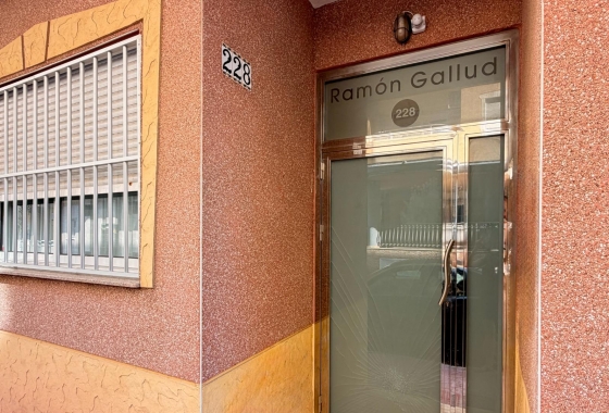 Resale - Apartment / flat - Torrevieja - Playa del Cura
