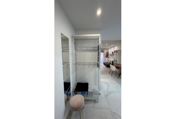 Resale - Apartment / flat - Torrevieja - Estacion De Autobuses