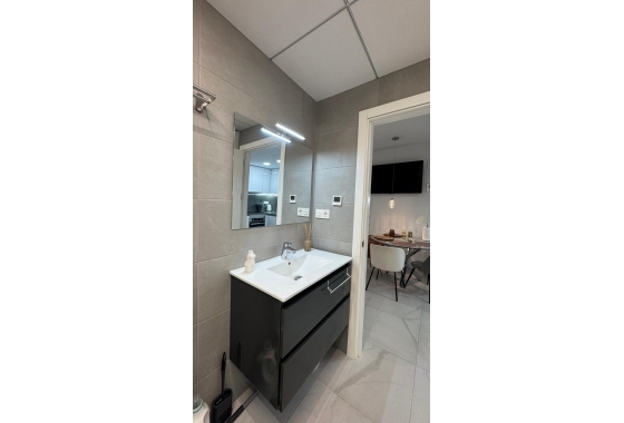 Resale - Apartment / flat - Torrevieja - Estacion De Autobuses
