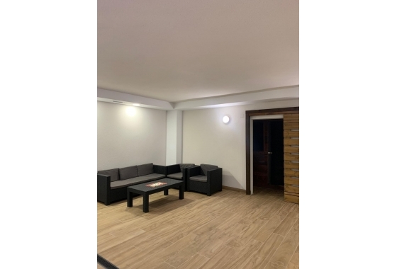 Resale - Apartment / flat - Torrevieja - Estacion De Autobuses
