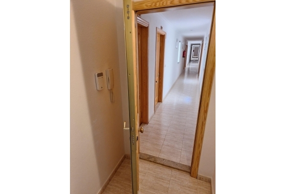 Resale - Apartment / flat - Torrevieja - Estacion De Autobuses