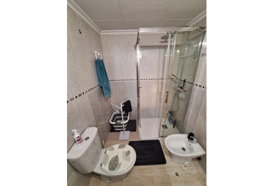 Resale - Apartment / flat - Torrevieja - Estacion De Autobuses