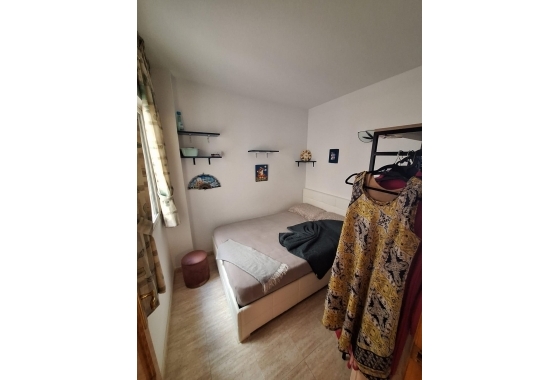 Resale - Apartment / flat - Torrevieja - Estacion De Autobuses